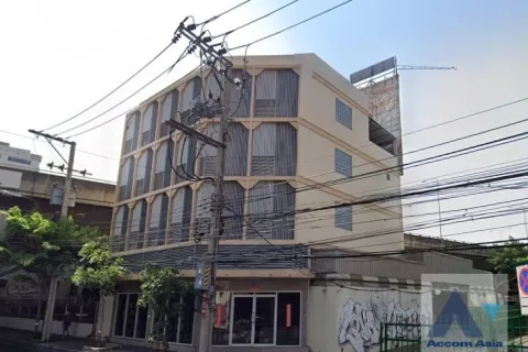 Commercial property in Bang Rak, Bangkok, Thailand № 214435 - photo 3