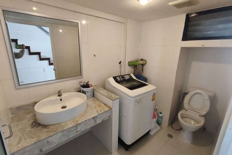 Condo in Chiang Mai, Thailand, 3 bedrooms  № 161540 - photo 2