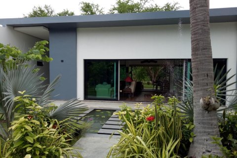 Villa in Cha-am, Thailand 3 bedrooms № 161544