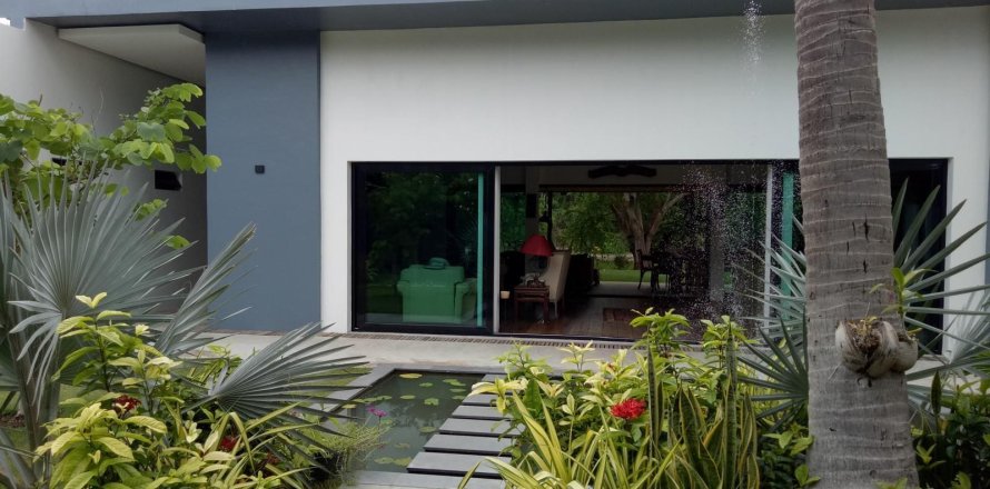 Villa in Cha-am, Thailand 3 bedrooms № 161544