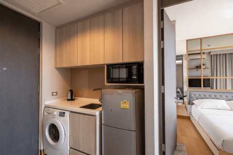 Студия в кондо в Клонг Тоэй, Бангкок, Таиланд № 161542 - фото 5