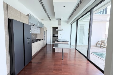 Кондоминиум с 3 спальнями в Ваттхане, Бангкок, Таиланд № 161541 - фото 3