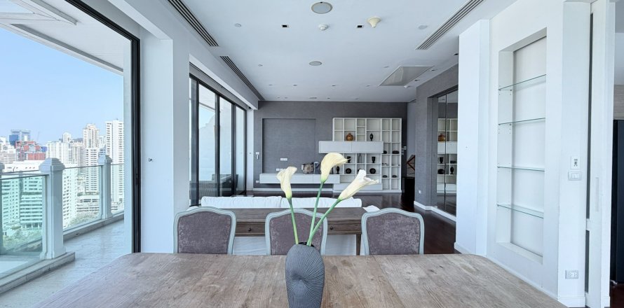 Кондоминиум с 3 спальнями в Ваттхане, Бангкок, Таиланд № 161541