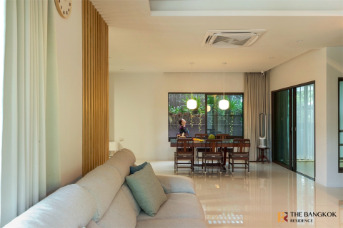 Maison à Bangkok, Thaïlande 4 chambres № 189297