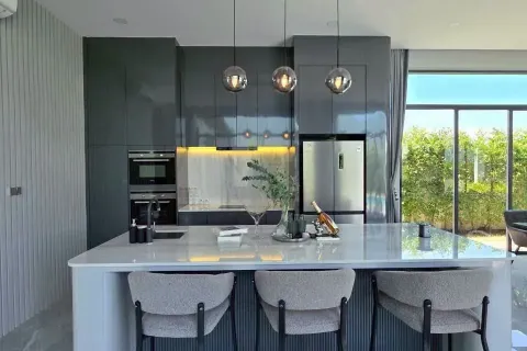 Casa de 4 dormitorios en Pattaya, Tailandia № 210596 - foto 5