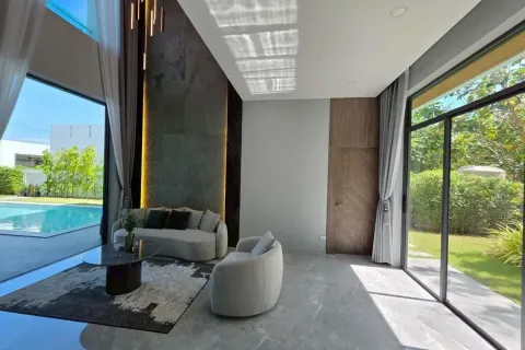 Casa de 4 dormitorios en Pattaya, Tailandia № 210596 - foto 8