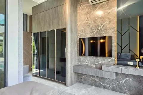 Casa de 4 dormitorios en Pattaya, Tailandia № 210596 - foto 15