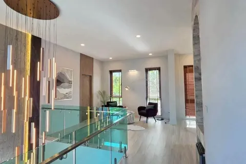 Casa de 4 dormitorios en Pattaya, Tailandia № 210596 - foto 13