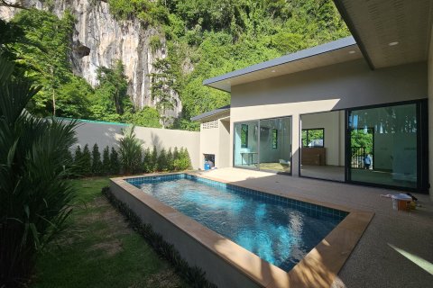 Villa in Krabi, Thailand 2 bedrooms № 139873 - photo 1