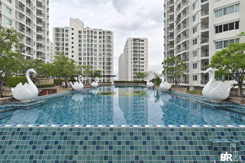Condo in Bangkok, Thailand, 2 bedrooms  № 185347 - photo 10