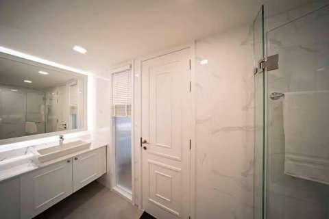 Penthouse in Bangkok, Thailand 3 bedrooms № 180778 - photo 14