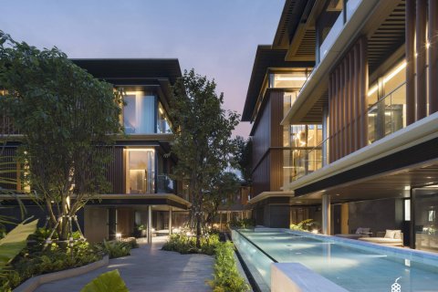 House in Bangkok, Thailand 4 bedrooms № 180776 - photo 2