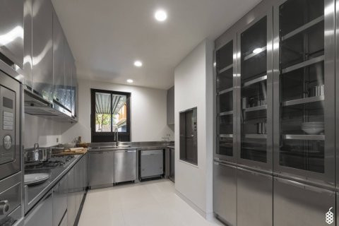 House in Bangkok, Thailand 4 bedrooms № 180776 - photo 17