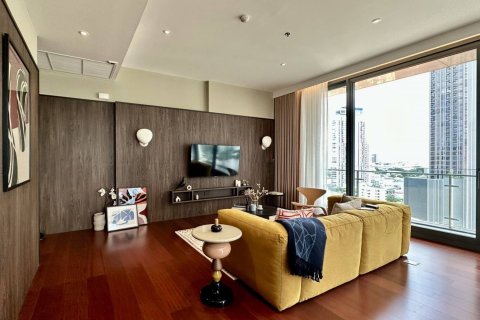 Condo in Bangkok, Thailand, 2 bedrooms  № 180772 - photo 2
