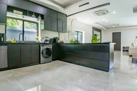 Villa in Rawai, Thailand 5 bedrooms № 116417 - photo 9