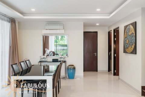 Villa in Bang Tao, Thailand 5 bedrooms № 179375 - photo 5