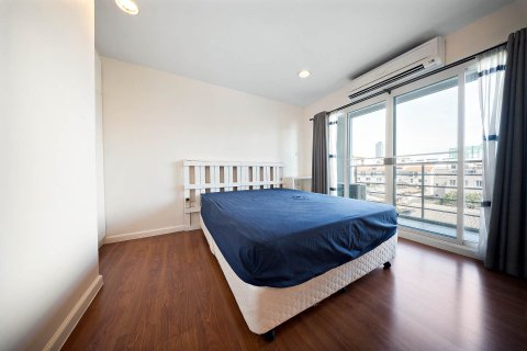 Condo in Watthana, Bangkok, Thailand, 3 bedrooms  № 138755 - photo 21