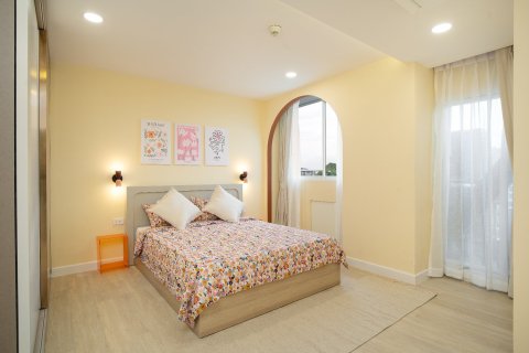 Condo in Watthana, Bangkok, Thailand, 2 bedrooms  № 176463 - photo 3