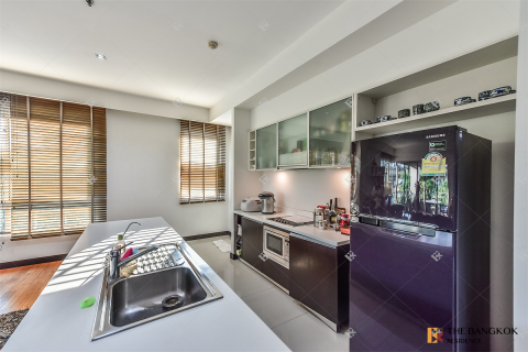Condo in Bangkok, Thailand, 3 bedrooms № 184213 - photo 9