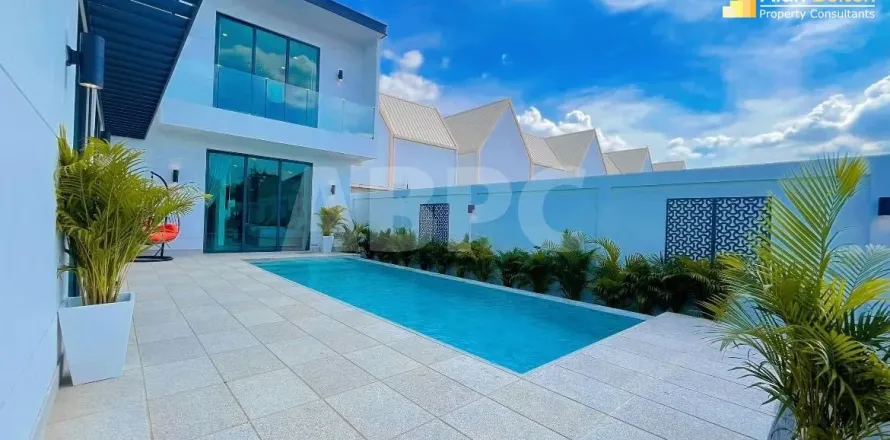 Casa de 3 dormitorios en Pattaya, Tailandia № 212031