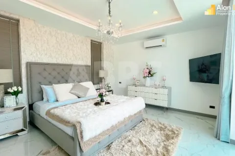 Casa de 3 dormitorios en Pattaya, Tailandia № 212031 - foto 11