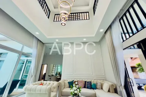 Casa de 3 dormitorios en Pattaya, Tailandia № 212032 - foto 5