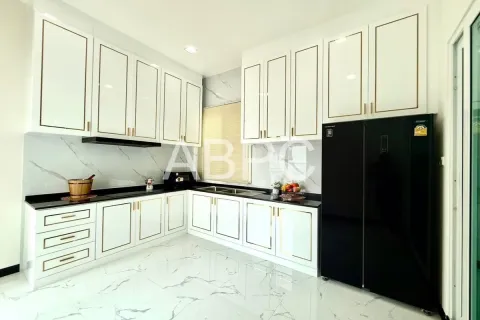Casa de 3 dormitorios en Pattaya, Tailandia № 212032 - foto 6