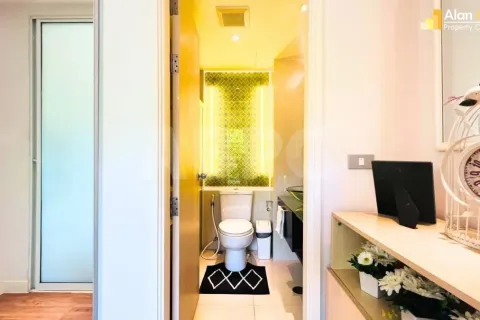 Condominio de 2 dormitorios en Jomtien Beach, Pattaya, Tailandia № 212033 - foto 12