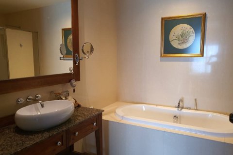 Condo à Watthana, Bangkok, Thaïlande, 2 chambres № 200807 - photo 15