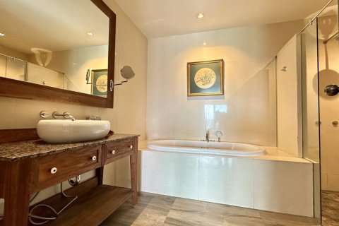 Condo à Watthana, Bangkok, Thaïlande, 2 chambres № 200807 - photo 29