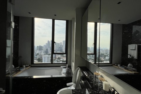 Condo à Khlong Toei, Bangkok, Thaïlande, 2 chambres № 200810 - photo 11