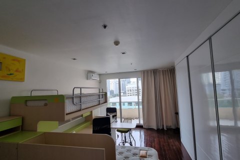 Condo in Watthana, Bangkok, Thailand, 4 bedrooms № 200808 - photo 9