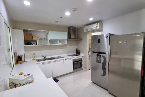 Condo in Watthana, Bangkok, Thailand, 4 bedrooms № 200808 - photo 12