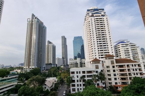 Condo in Watthana, Bangkok, Thailand, 4 bedrooms № 200808 - photo 3