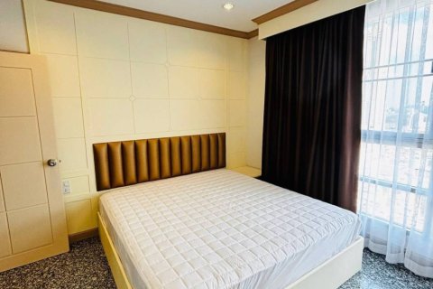 Condo in Bangkok, Thailand, 2 bedrooms  № 163849 - photo 3