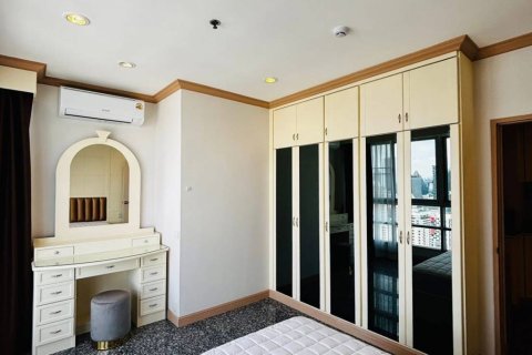 Condo in Bangkok, Thailand, 2 bedrooms  № 163849 - photo 4