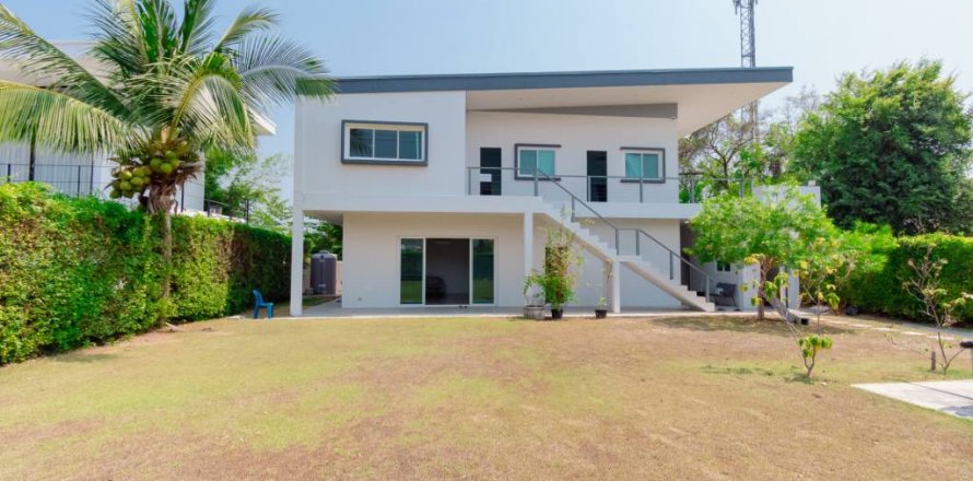 Villa in Cha-am, Thailand 3 bedrooms № 163850