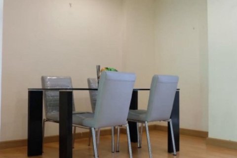 Кондоминиум с 2 спальнями в Кхлонг Сане, Бангкок, Таиланд № 158091 - фото 2