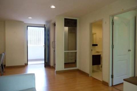 Кондоминиум с 2 спальнями в Кхлонг Сане, Бангкок, Таиланд № 158091 - фото 5