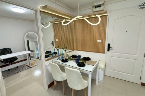 Condo à Phaya Thai, Bangkok, Thaïlande, 2 chambres  № 137495 - photo 4