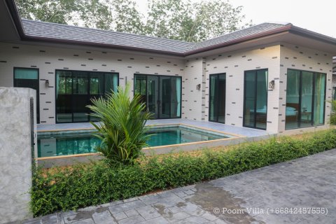 Villa in Phuket, Thailand 2 bedrooms № 164287 - photo 2