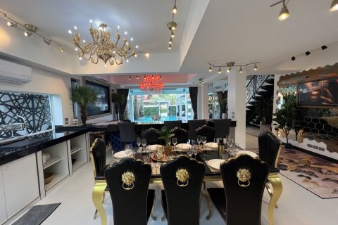 Вилла в Паттайе, Таиланд с 8 спальнями № 164290 - фото 9