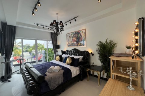 Вилла в Паттайе, Таиланд с 8 спальнями № 164290 - фото 22