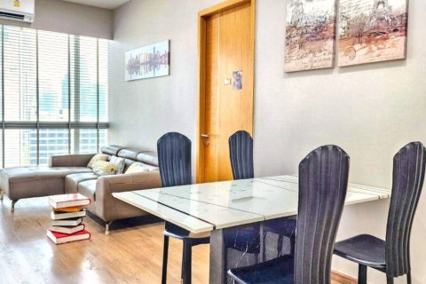 Condo in Khlong Toei, Bangkok, Thailand, 2 bedrooms № 119108 - photo 3