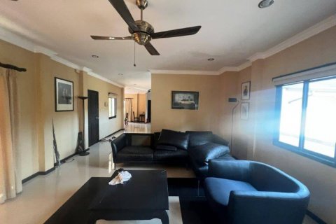 Villa in Hua Hin, Thailand 3 bedrooms № 119104 - photo 2