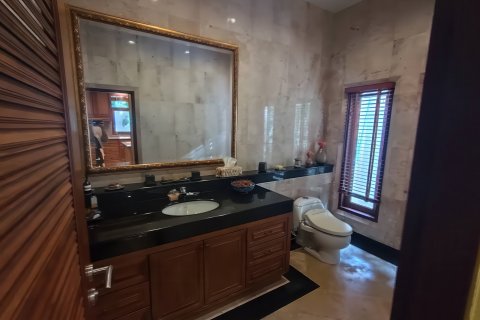 Villa in Pattaya, Thailand 2 bedrooms № 158884 - photo 19