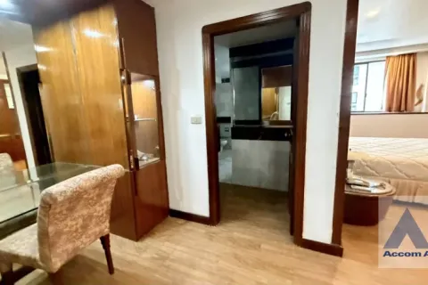 Condominio de 3 dormitorios en Khlong Toei, Bangkok, Tailandia № 214311 - foto 6