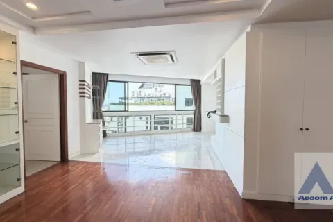 Condominio de 3 dormitorios en Khlong Toei, Bangkok, Tailandia № 214311 - foto 2