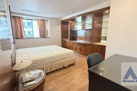 Condominio de 3 dormitorios en Khlong Toei, Bangkok, Tailandia № 214311 - foto 7