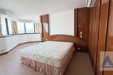 Condominio de 3 dormitorios en Khlong Toei, Bangkok, Tailandia № 214311 - foto 8
